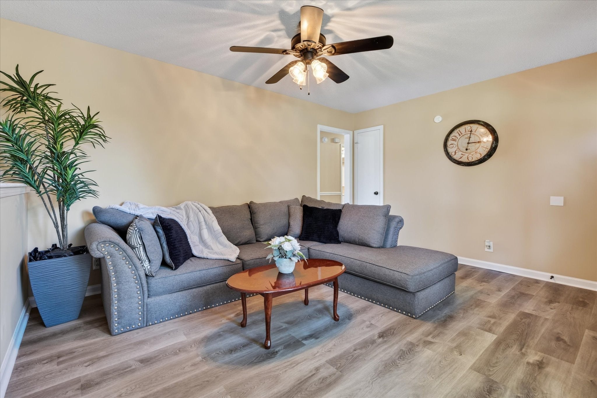 1832 Palamino Dr