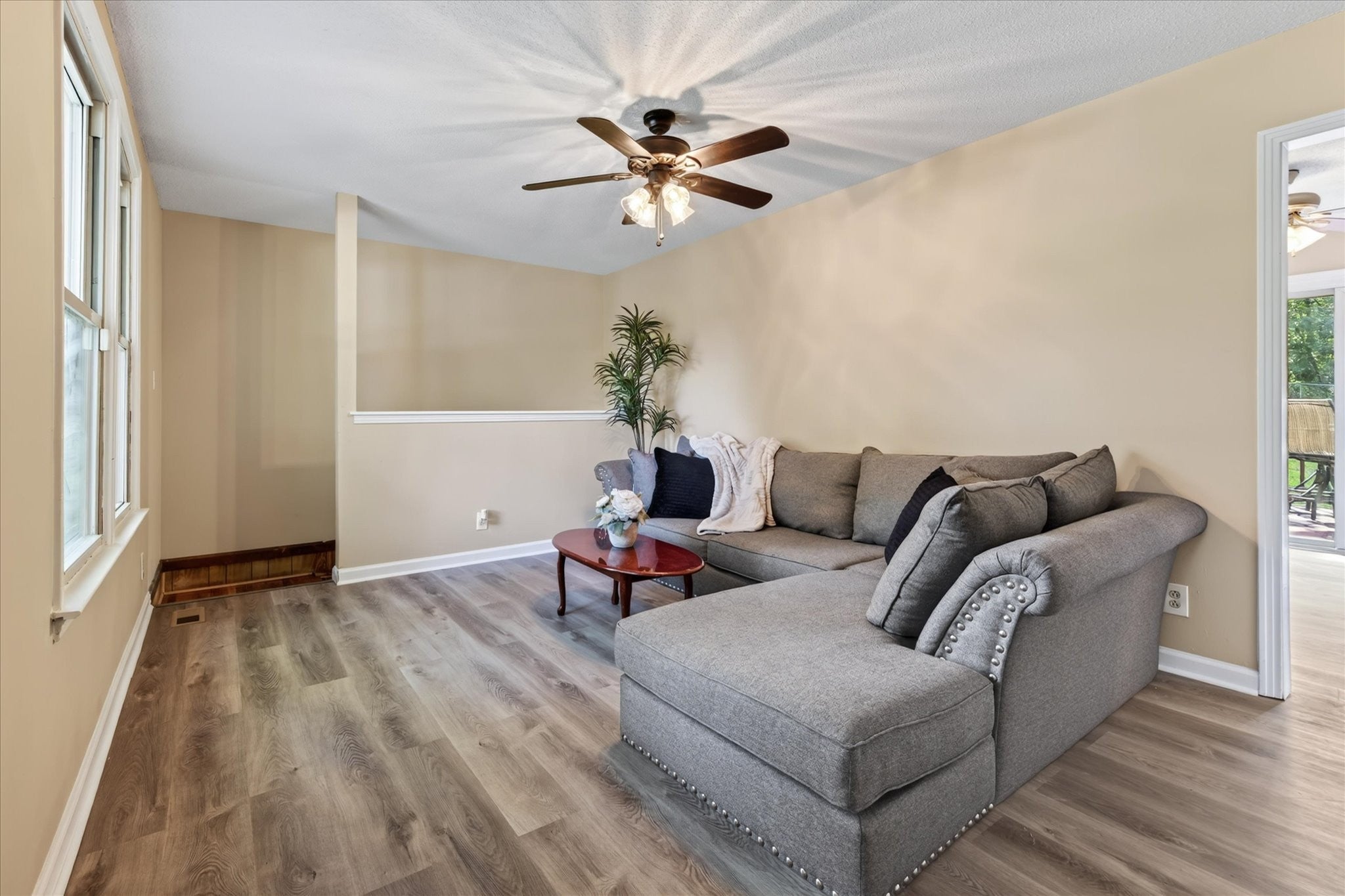 1832 Palamino Dr