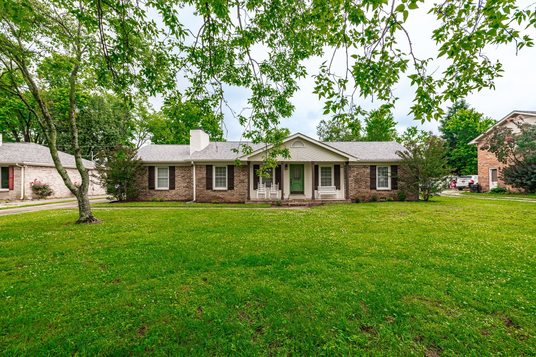 1063 Lakeland Dr