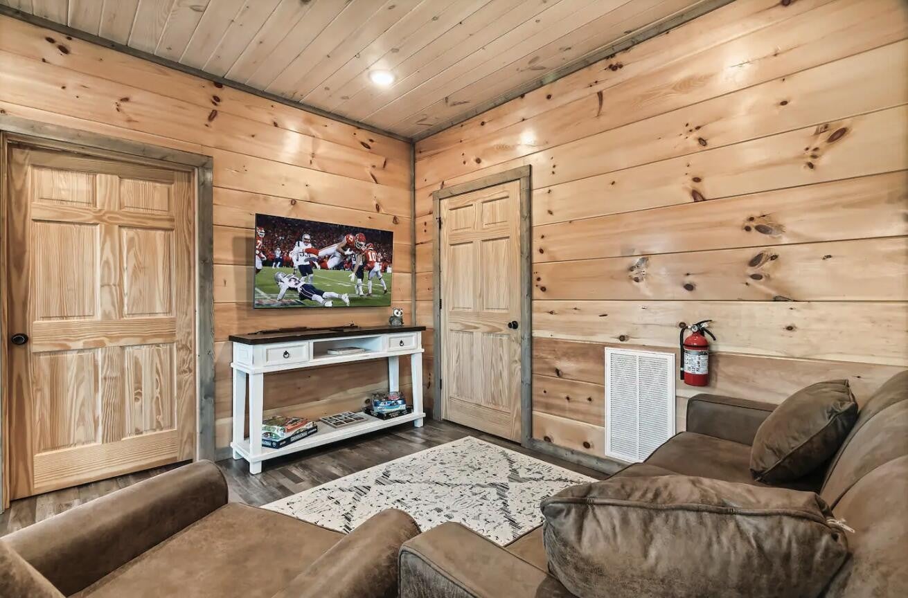 1654 Veterans Blvd 32