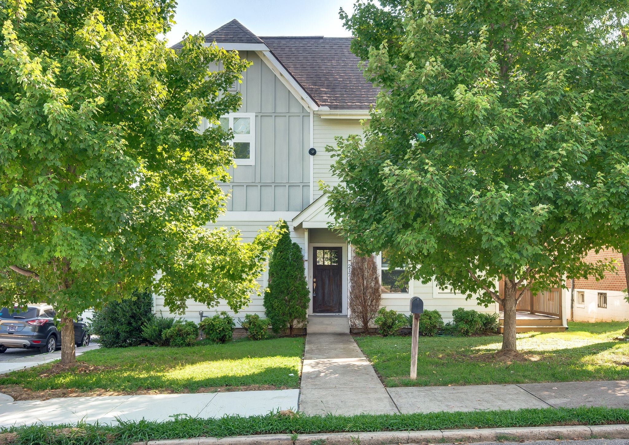 3.0-bed rental at 217 N 9th St