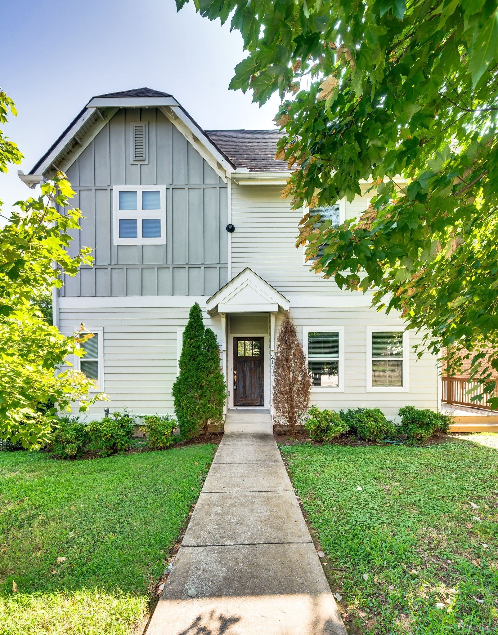 217 N 9th St