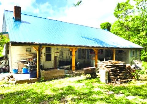 105 Log Home Ln Moss TN 38575