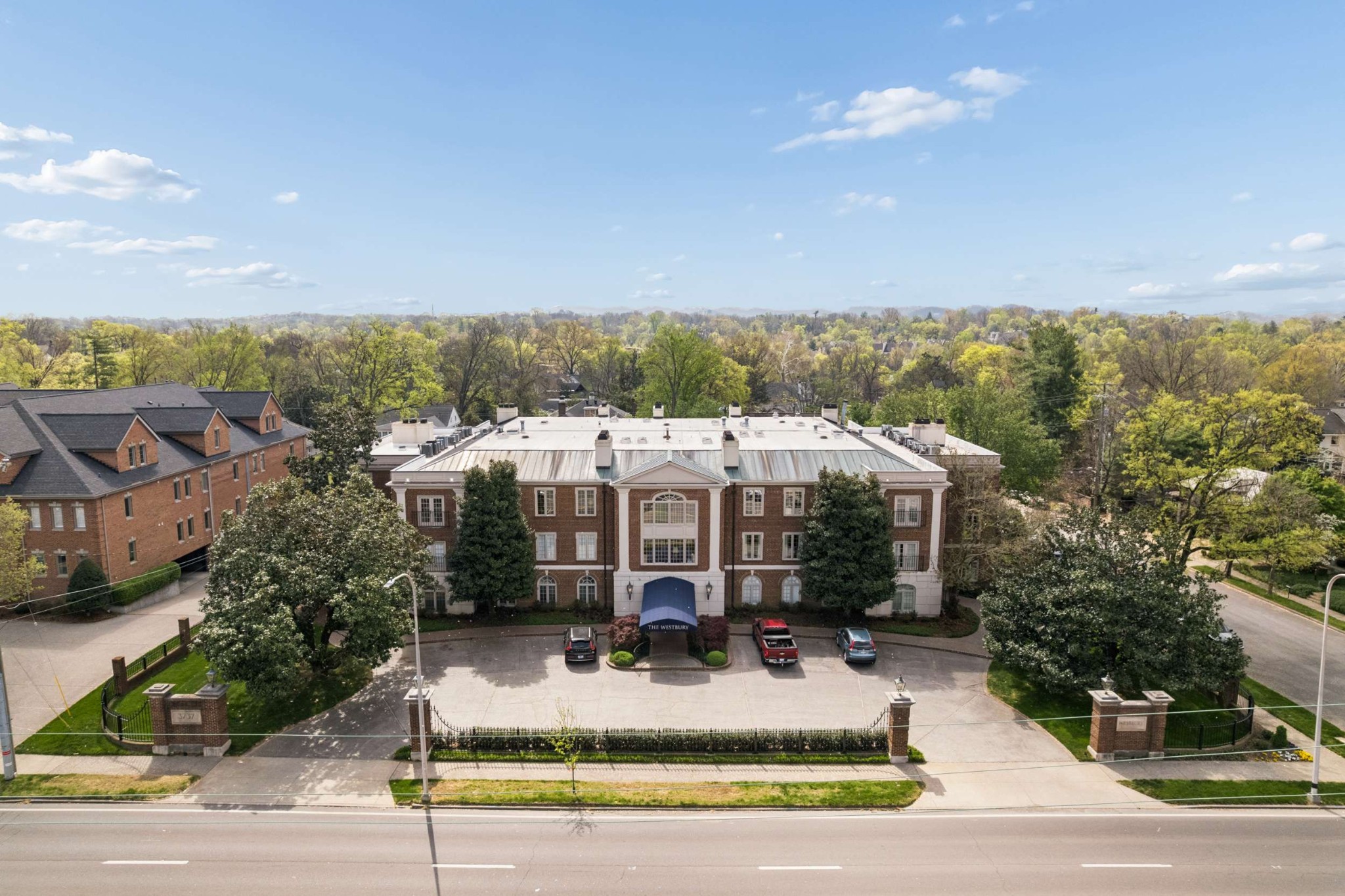 3737 West End Ave 105