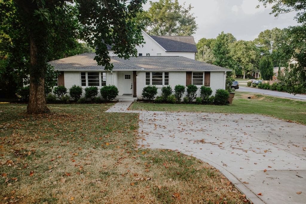 Nashville, Tennessee 37204, United States, 5 Bedrooms Bedrooms, ,3 BathroomsBathrooms,Residential,Active,193170