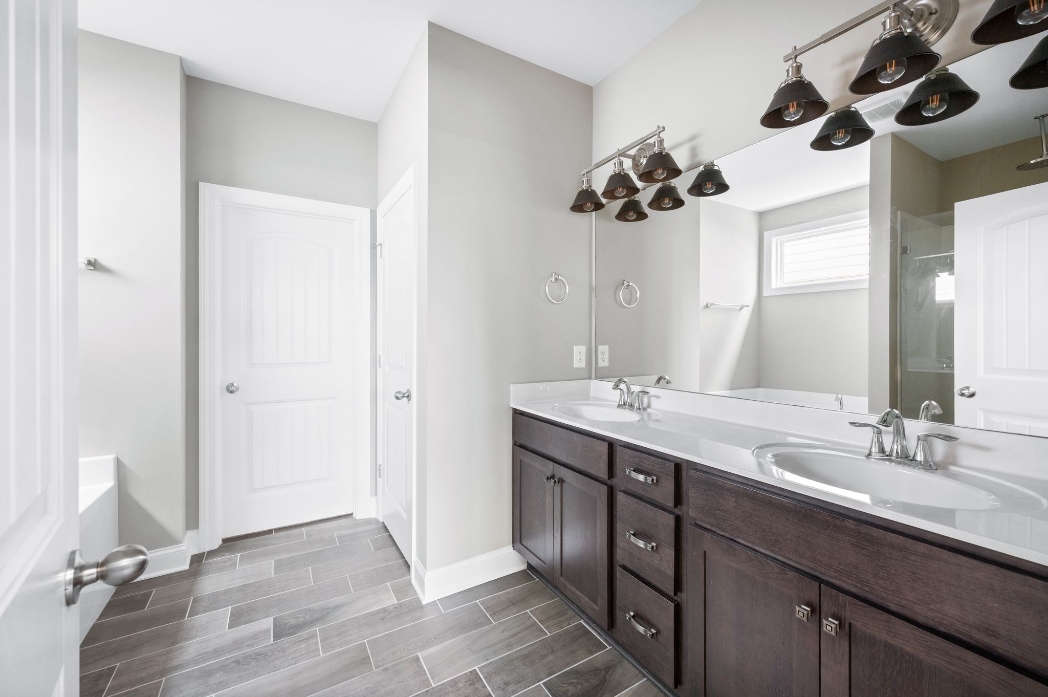 Nashville, Tennessee 37221, United States, 3 Bedrooms Bedrooms, ,2 BathroomsBathrooms,Residential,Active,167369