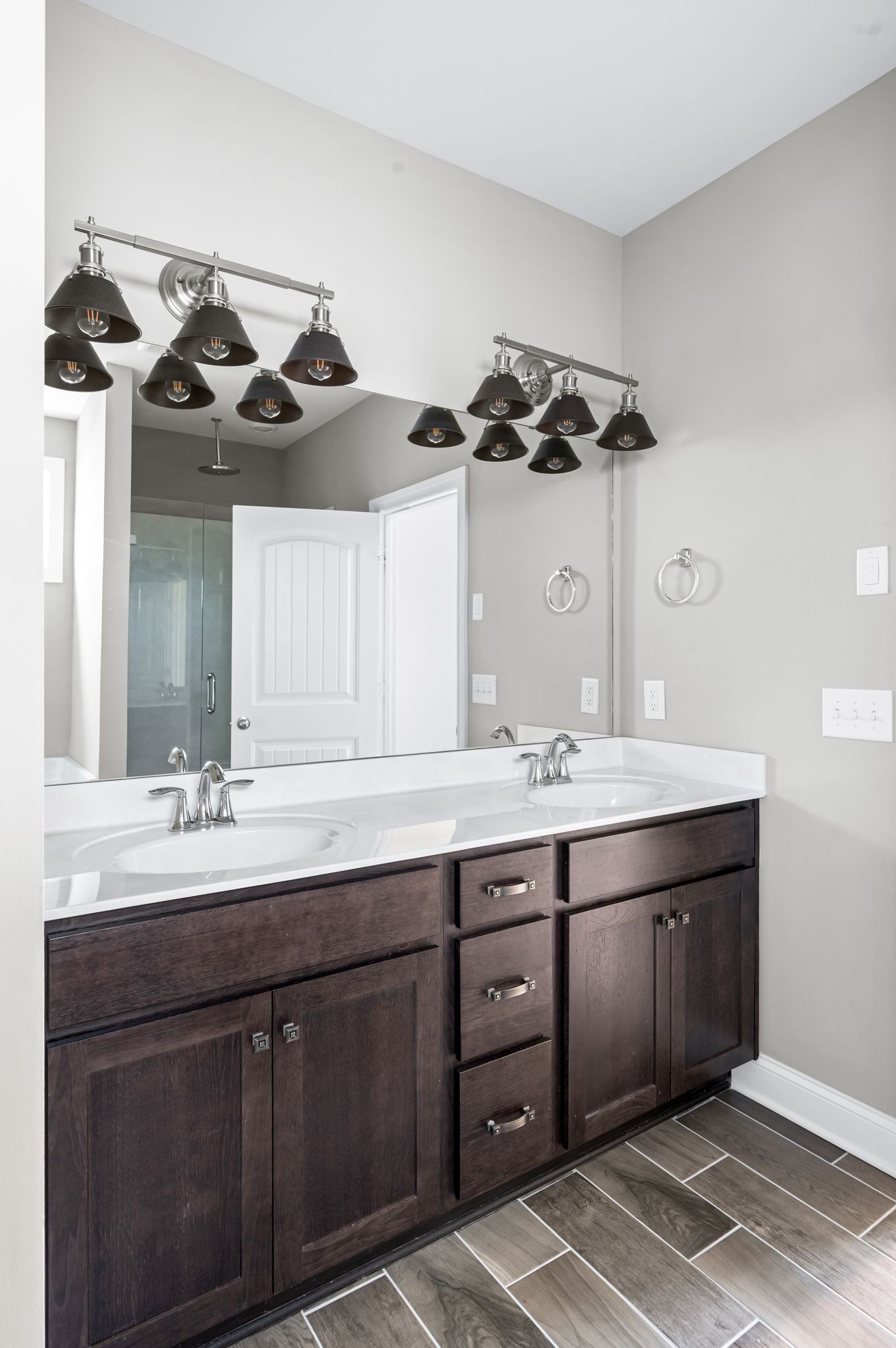 Nashville, Tennessee 37221, United States, 3 Bedrooms Bedrooms, ,2 BathroomsBathrooms,Residential,Active,167369