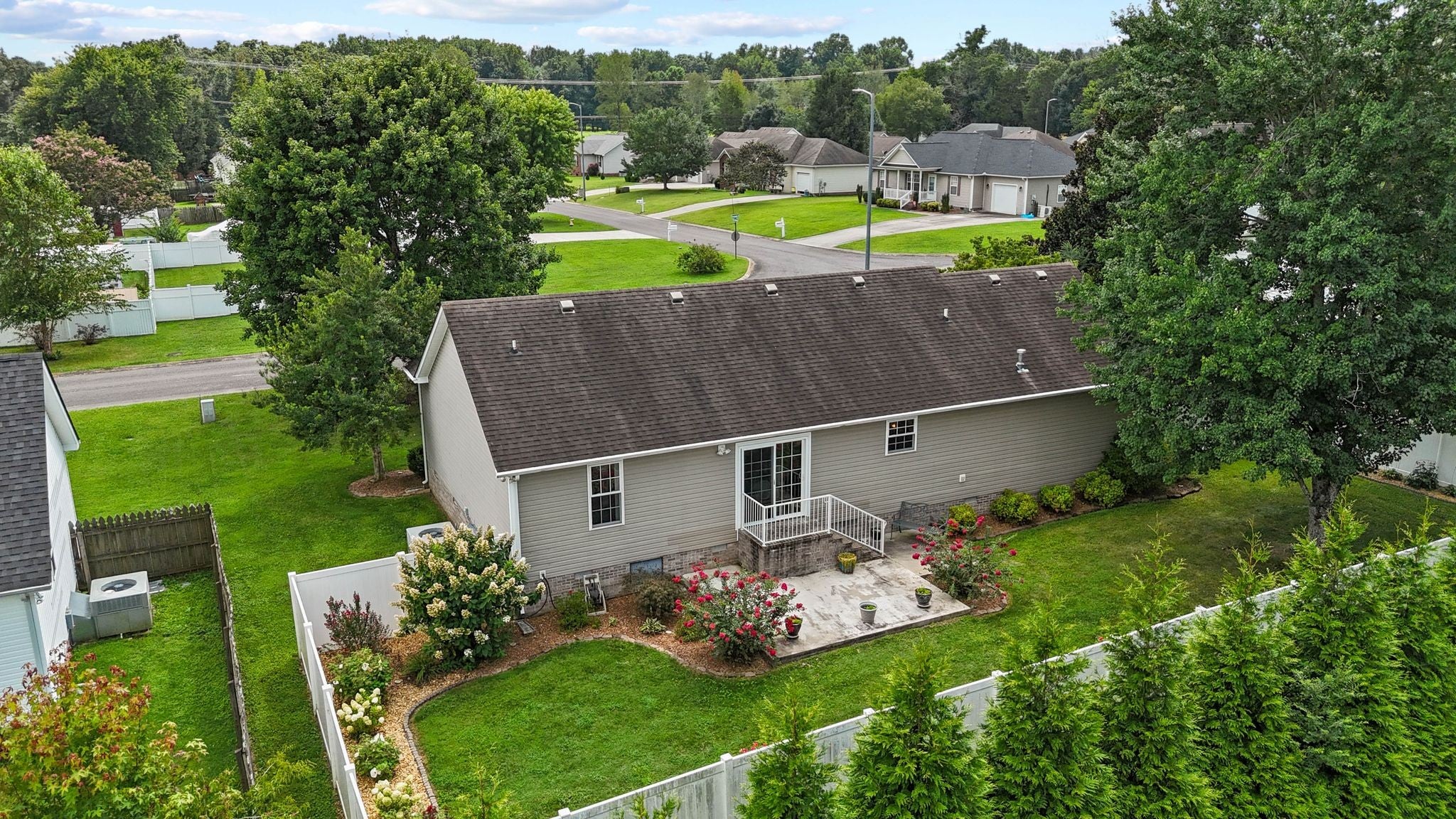 102 Chesapeake Dr
