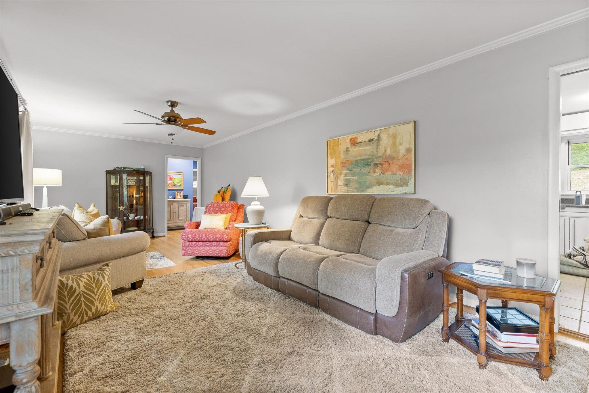 2526 Avalon Cir