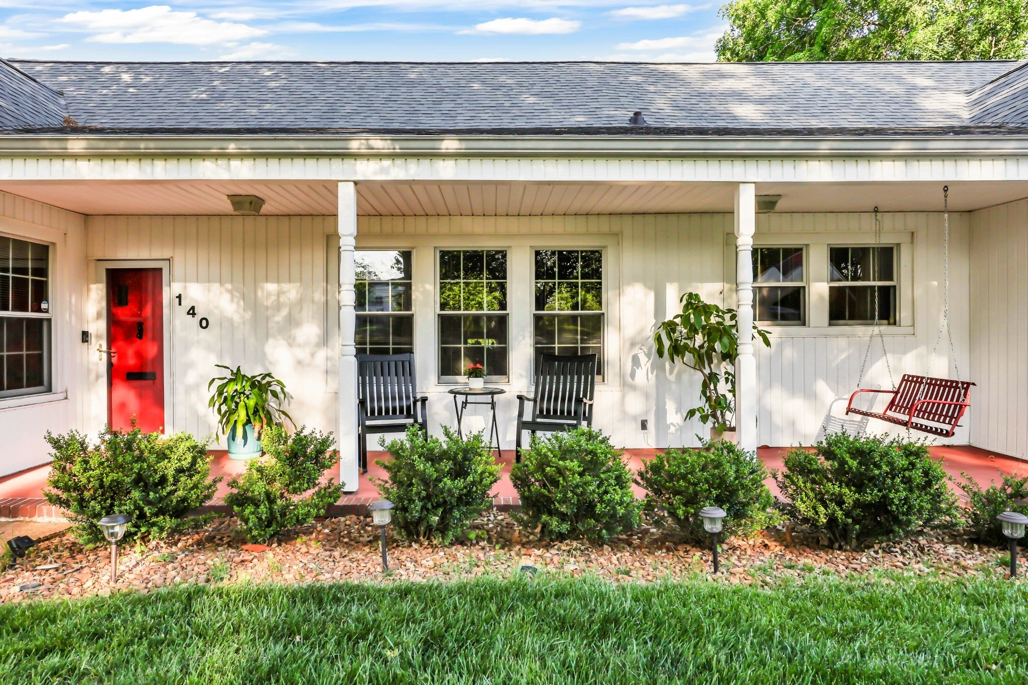 140 E Glenwood Dr