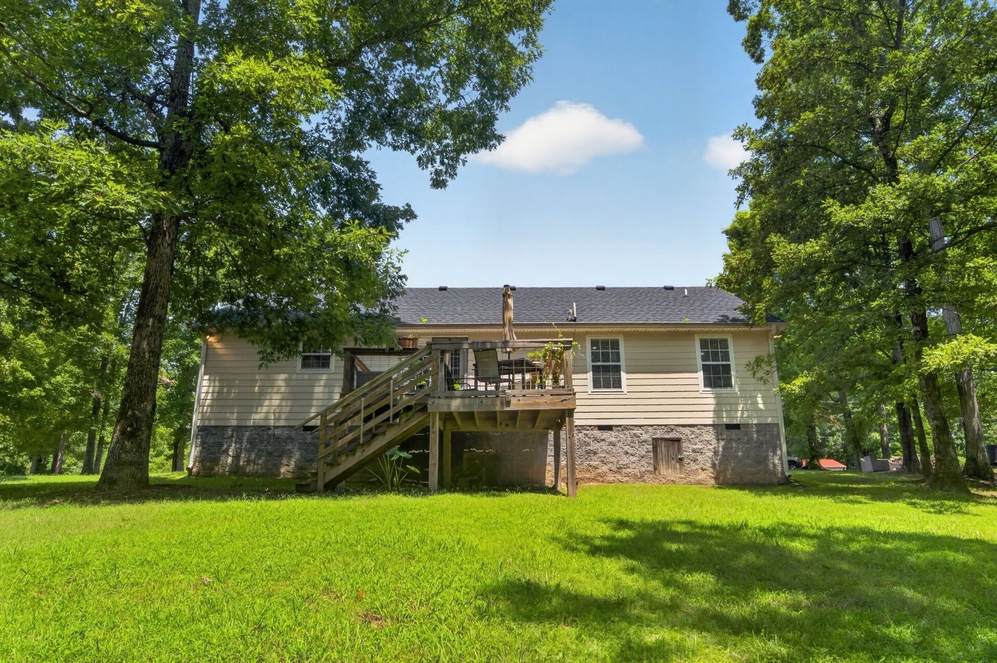 6836 Primm Springs Rd