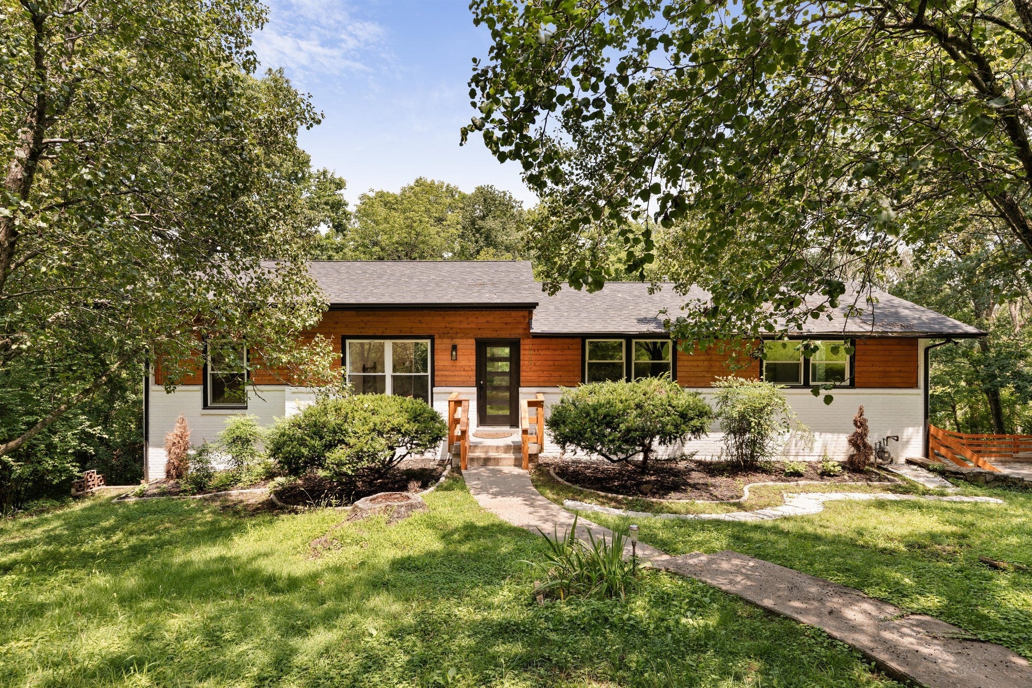 4-bed listing at 1012 Rodney Dr, Nashville