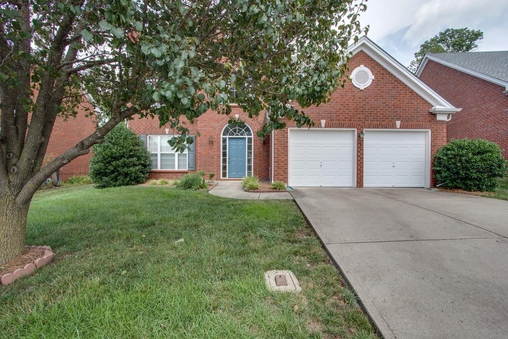 1510 Chestnut Springs Dr, Brentwood TN 37027 4-bed home, photo 2 of 28