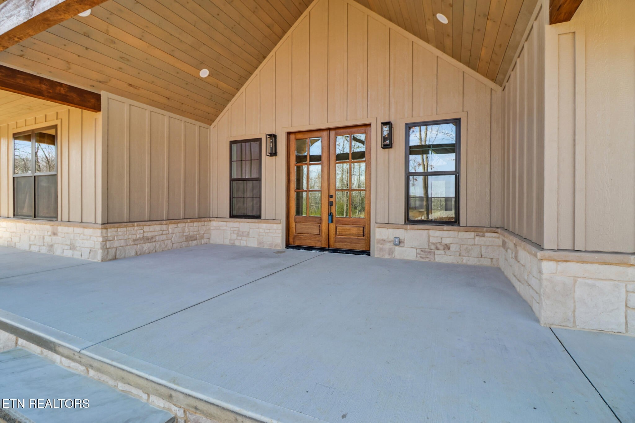 910 Eastridge Pass