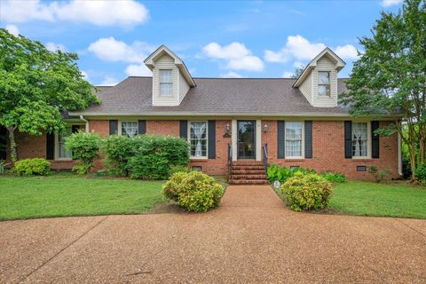 2307 Londonderry Dr Murfreesboro TN 37129