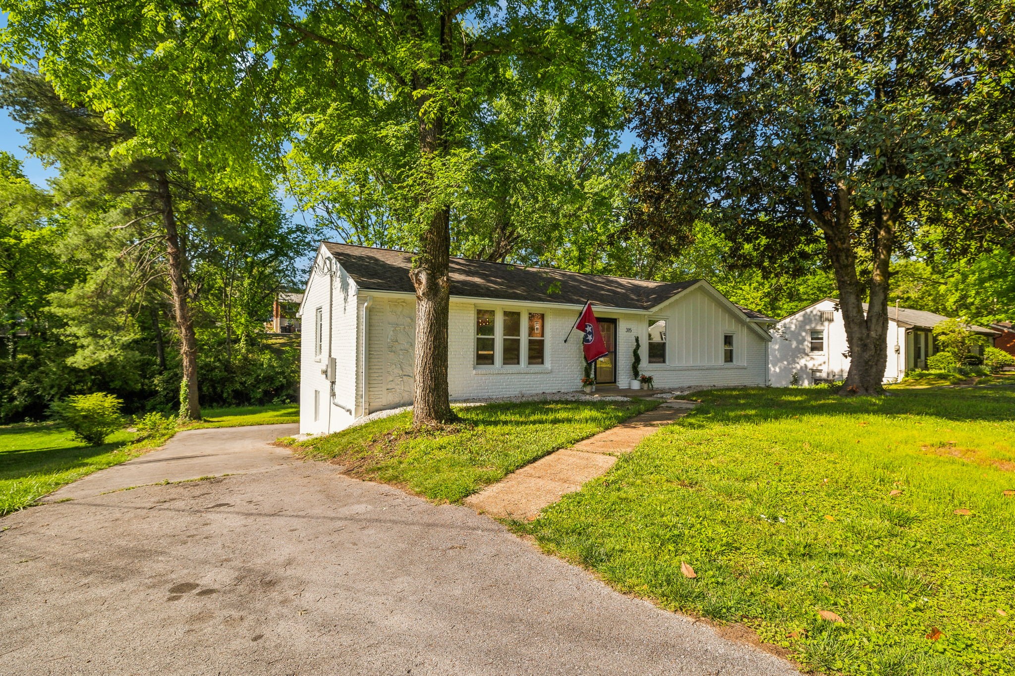 315 Lynn Dr