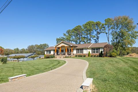 152 Fairways Dr Hendersonville TN 37075