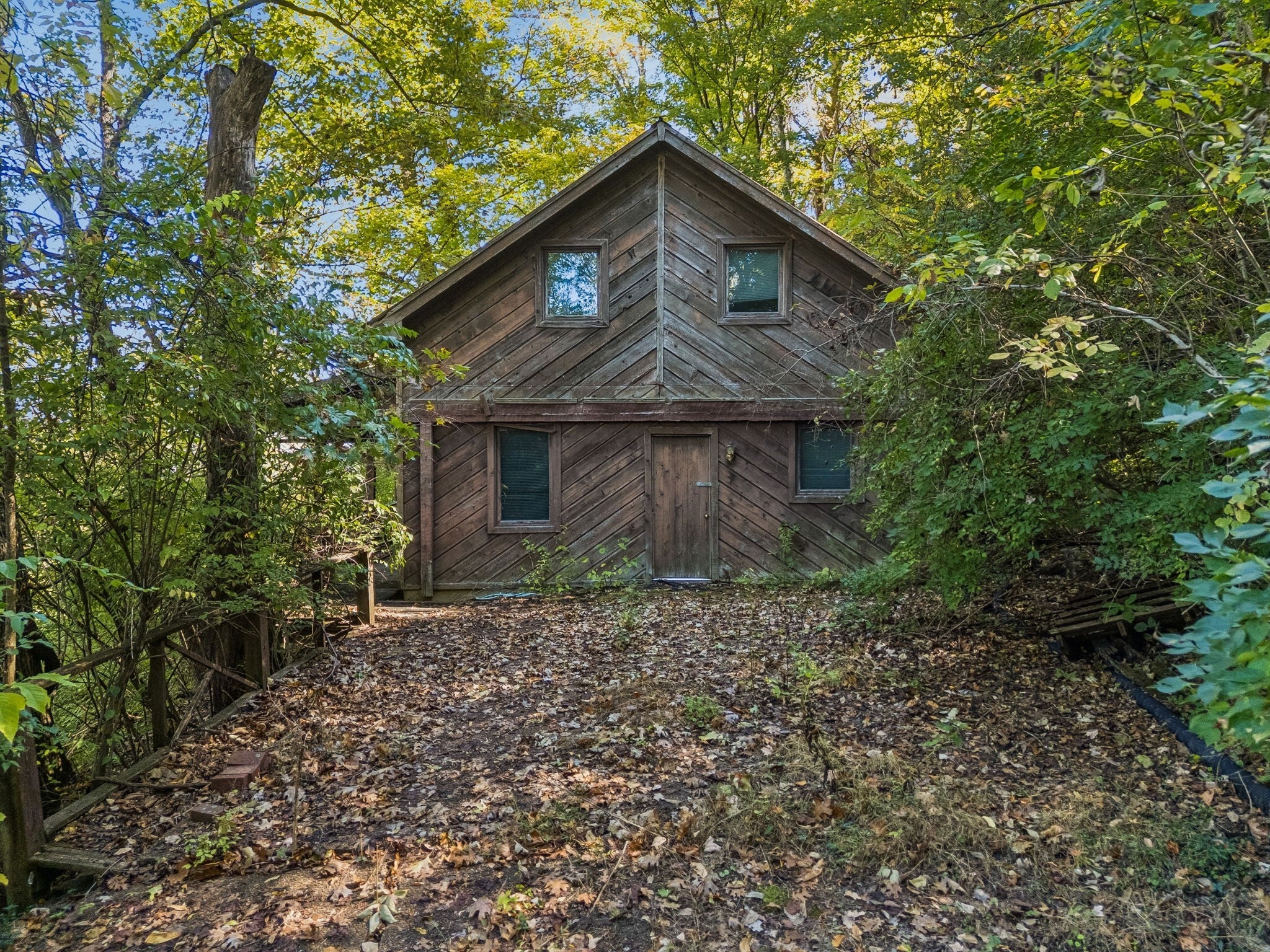 6916 River Road Pike