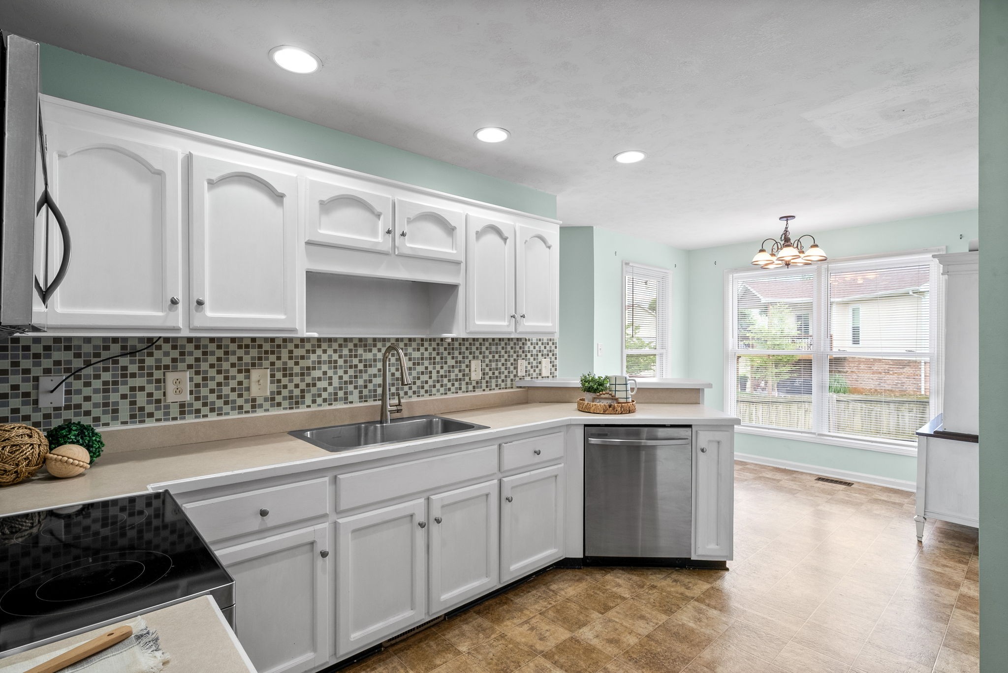 Clarksville, Tennessee 37040, United States, 3 Bedrooms Bedrooms, ,2 BathroomsBathrooms,Residential,Active,130902