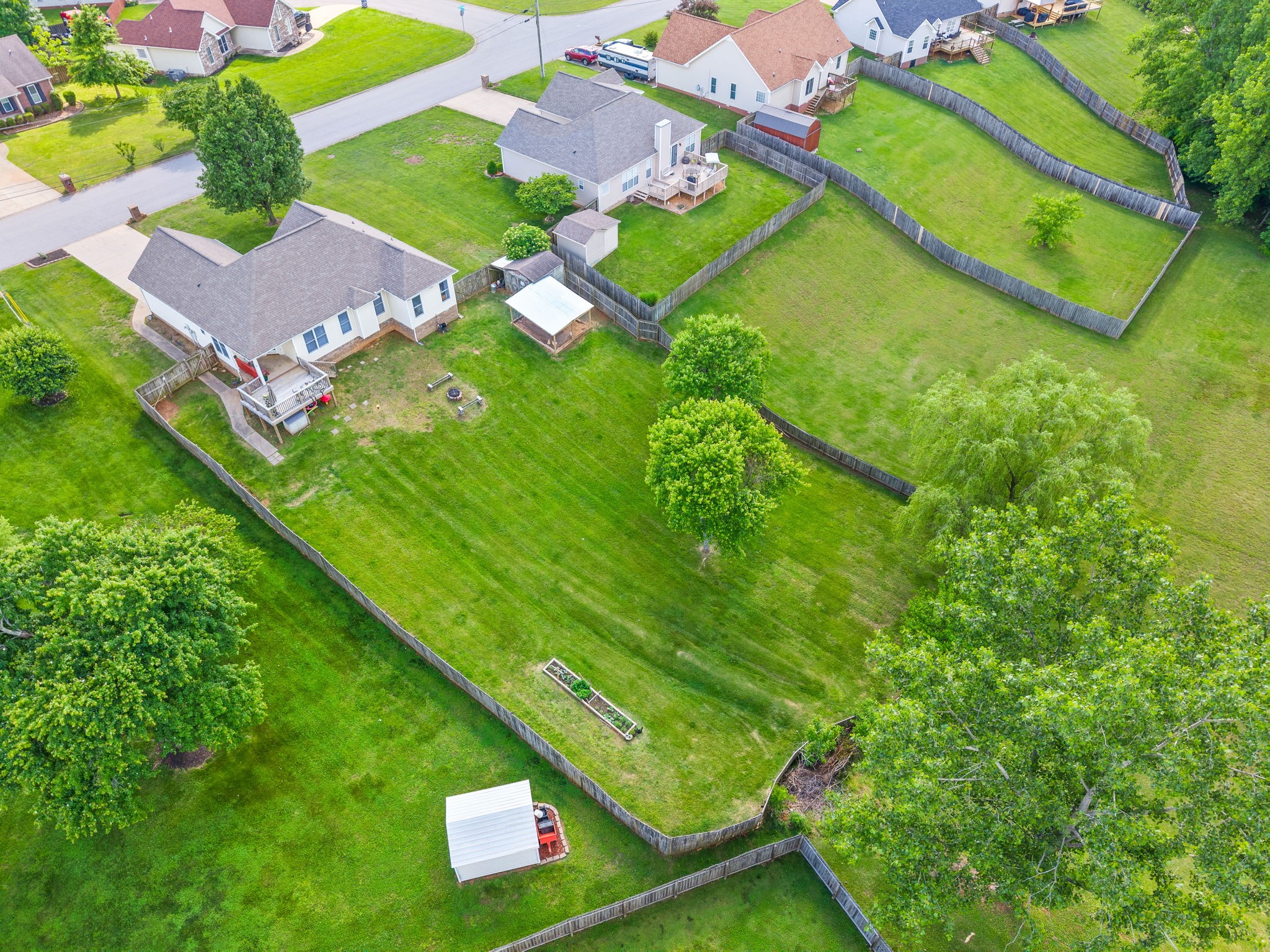 Clarksville, Tennessee 37040, United States, 3 Bedrooms Bedrooms, ,2 BathroomsBathrooms,Residential,Active,130902