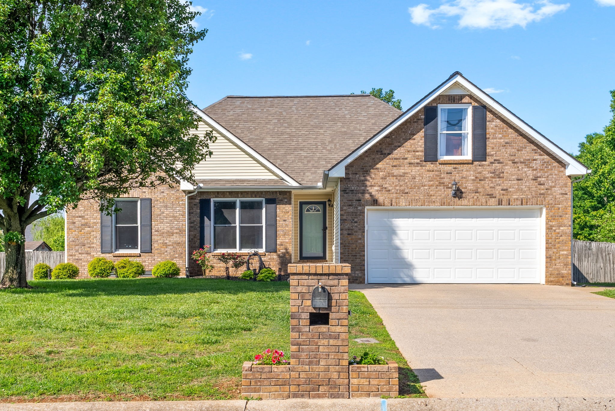 Clarksville, Tennessee 37040, United States, 3 Bedrooms Bedrooms, ,2 BathroomsBathrooms,Residential,Active,130902