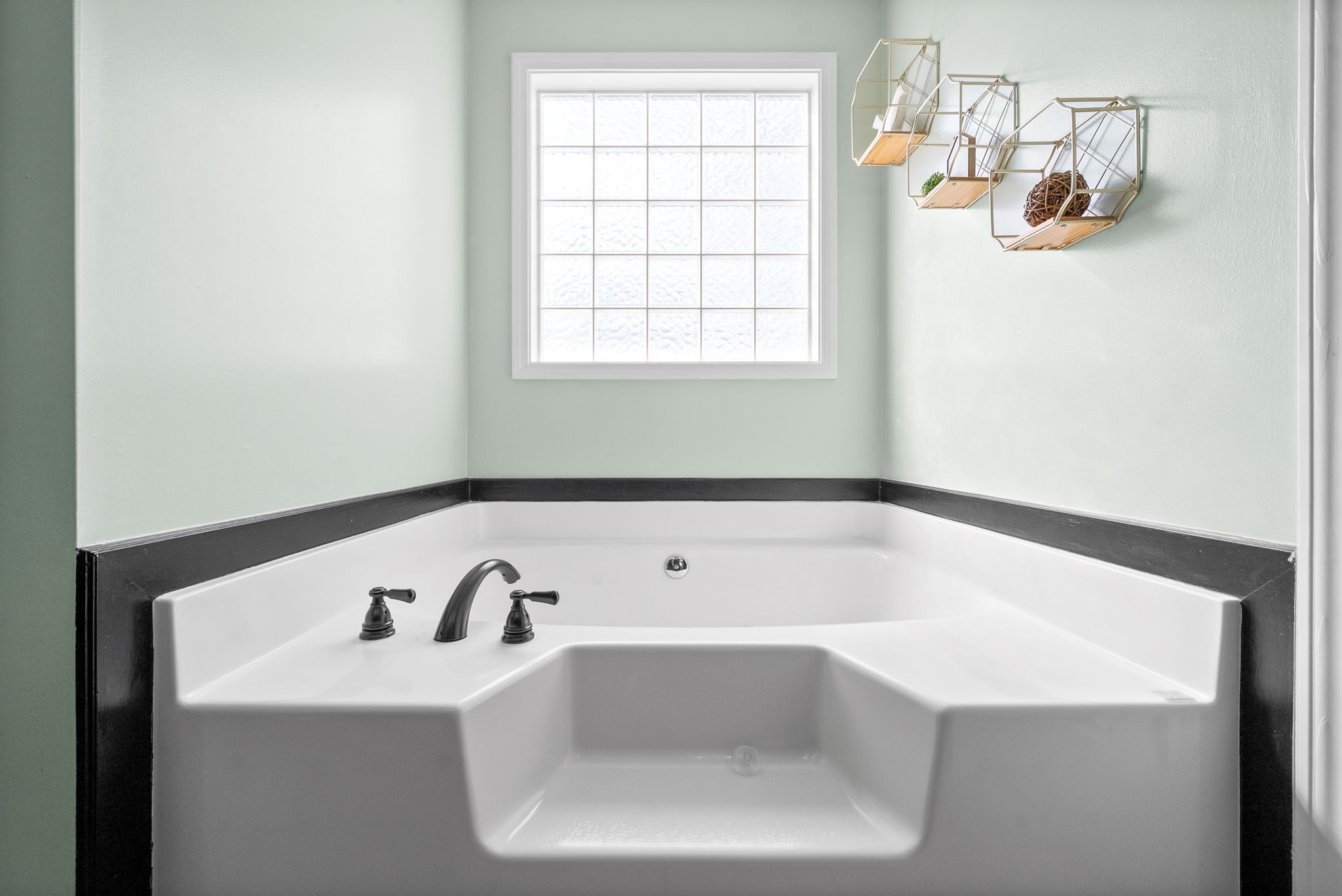 Clarksville, Tennessee 37040, United States, 3 Bedrooms Bedrooms, ,2 BathroomsBathrooms,Residential,Active,130902