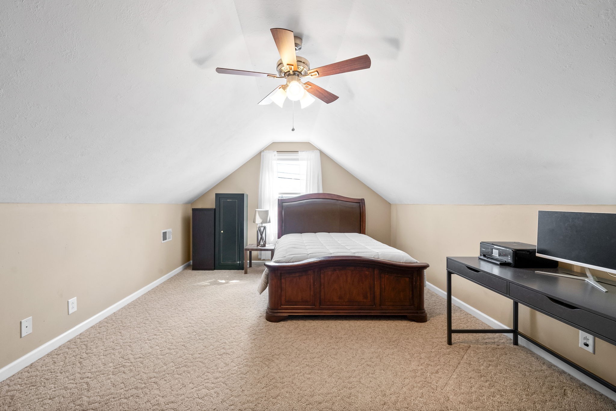 Clarksville, Tennessee 37040, United States, 3 Bedrooms Bedrooms, ,2 BathroomsBathrooms,Residential,Active,130902