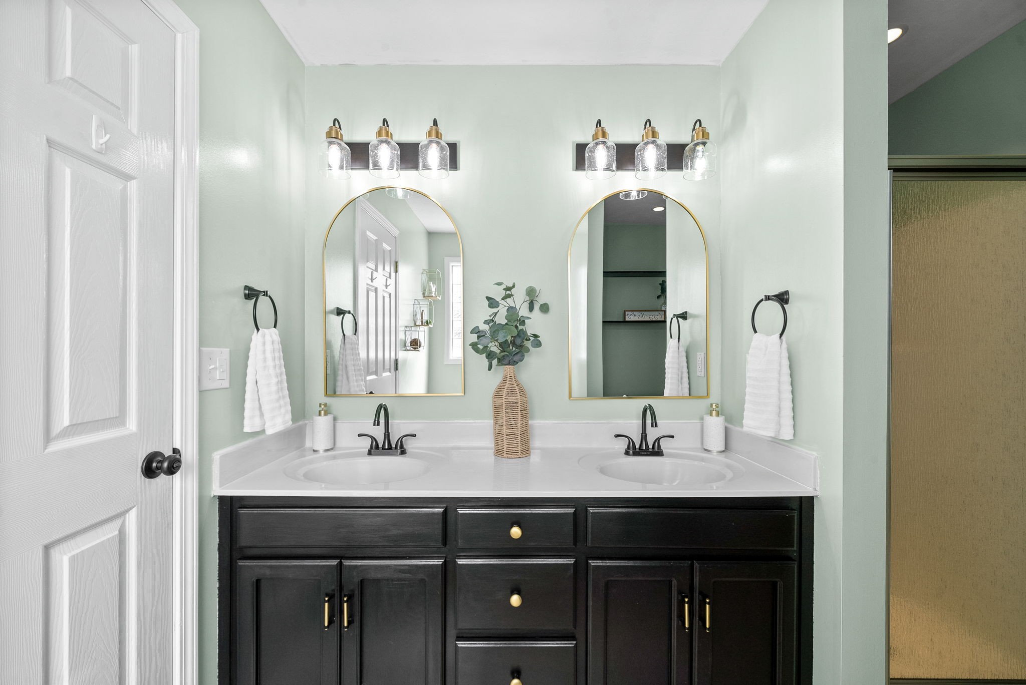 Clarksville, Tennessee 37040, United States, 3 Bedrooms Bedrooms, ,2 BathroomsBathrooms,Residential,Active,130902