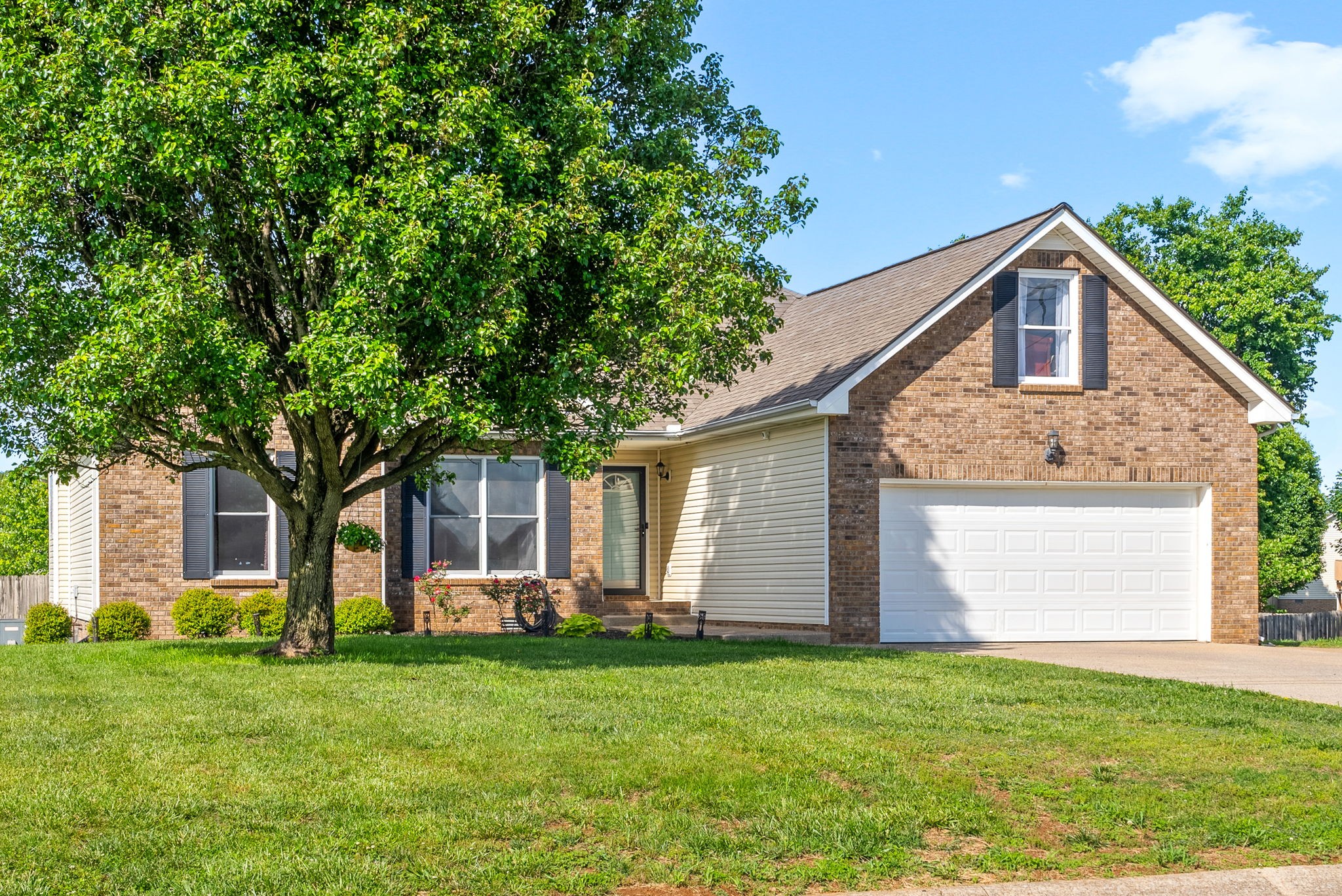 Clarksville, Tennessee 37040, United States, 3 Bedrooms Bedrooms, ,2 BathroomsBathrooms,Residential,Active,130902