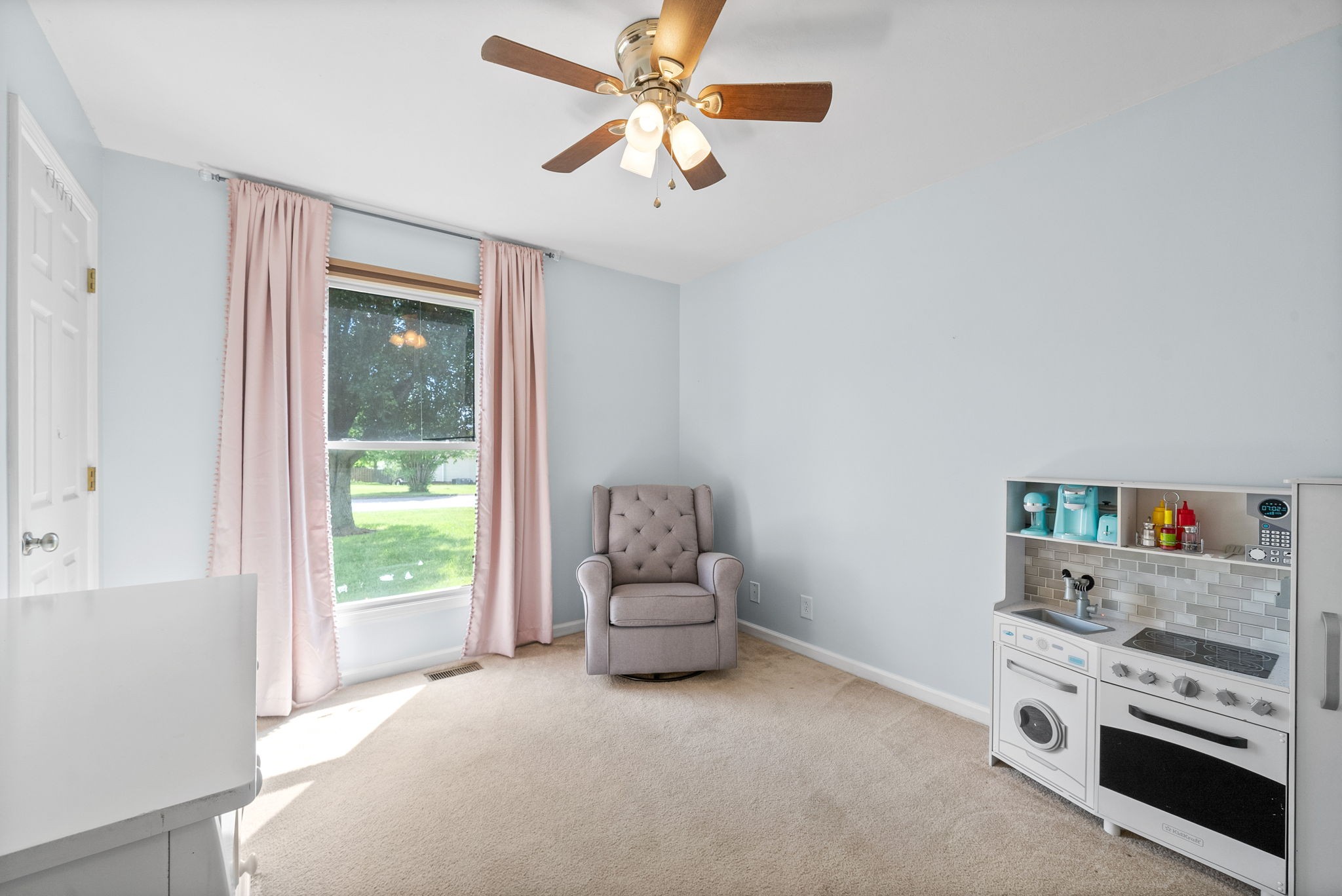 Clarksville, Tennessee 37040, United States, 3 Bedrooms Bedrooms, ,2 BathroomsBathrooms,Residential,Active,130902