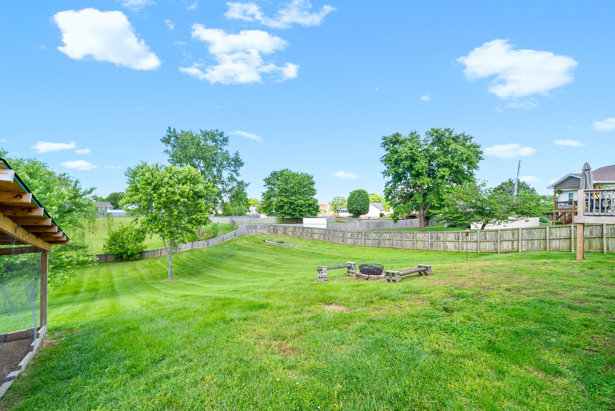 Clarksville, Tennessee 37040, United States, 3 Bedrooms Bedrooms, ,2 BathroomsBathrooms,Residential,Active,130902