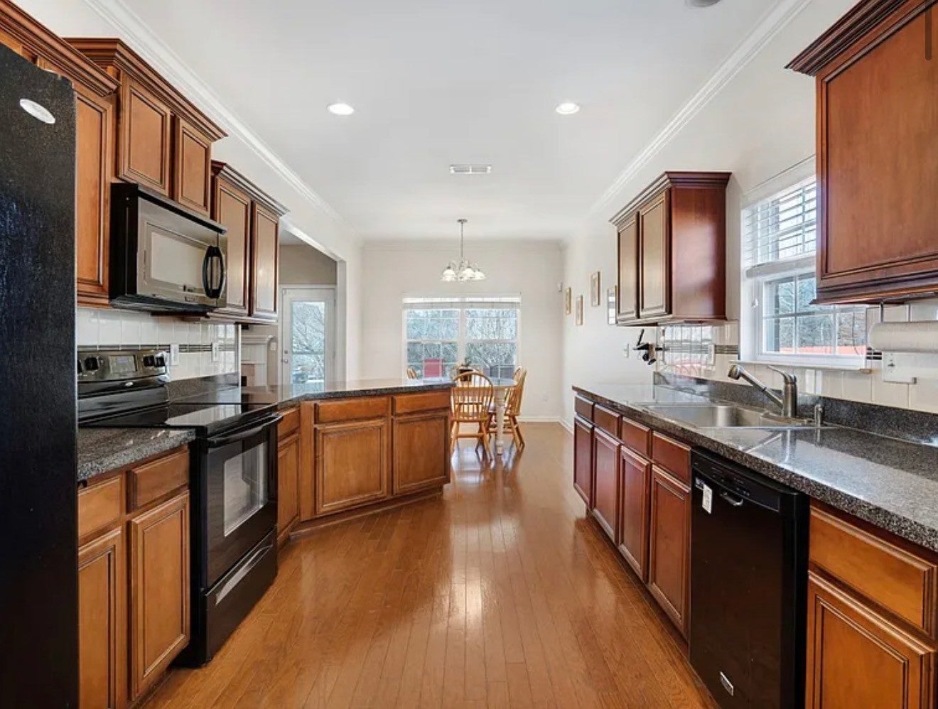 4078 Locerbie Cir