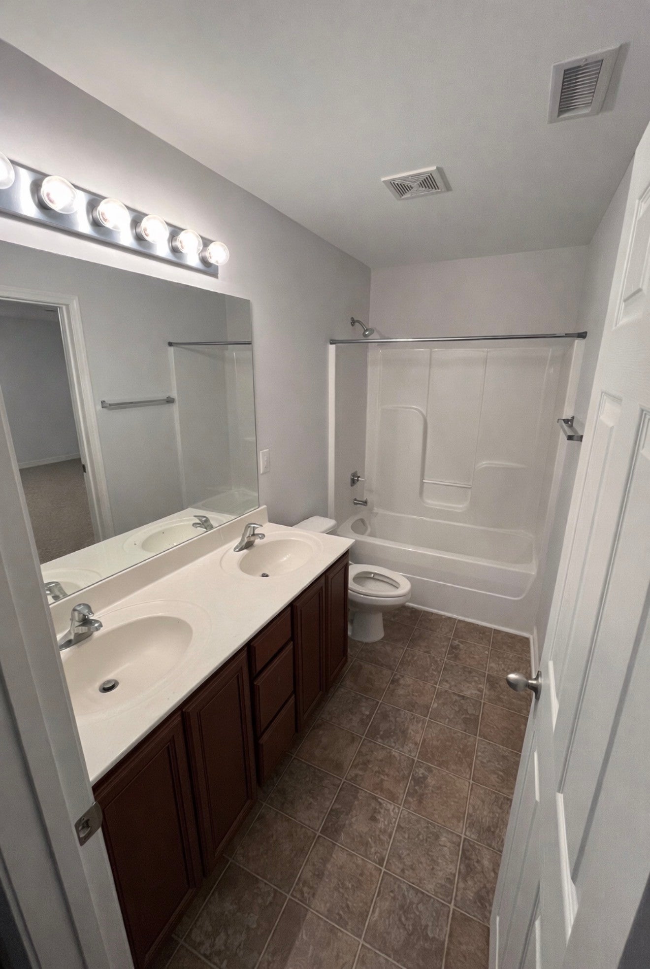 4078 Locerbie Cir
