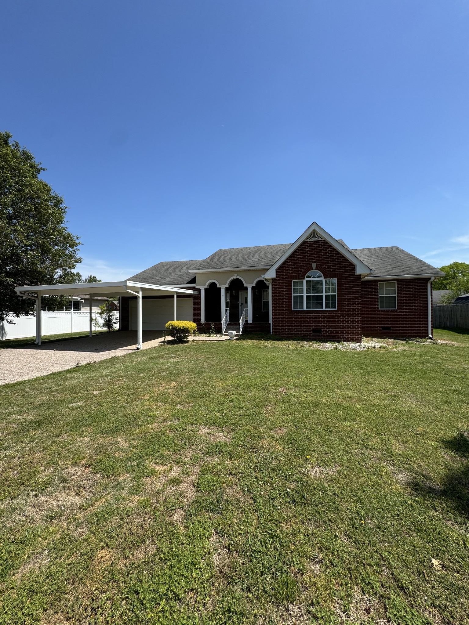 1011 Shirley Dr