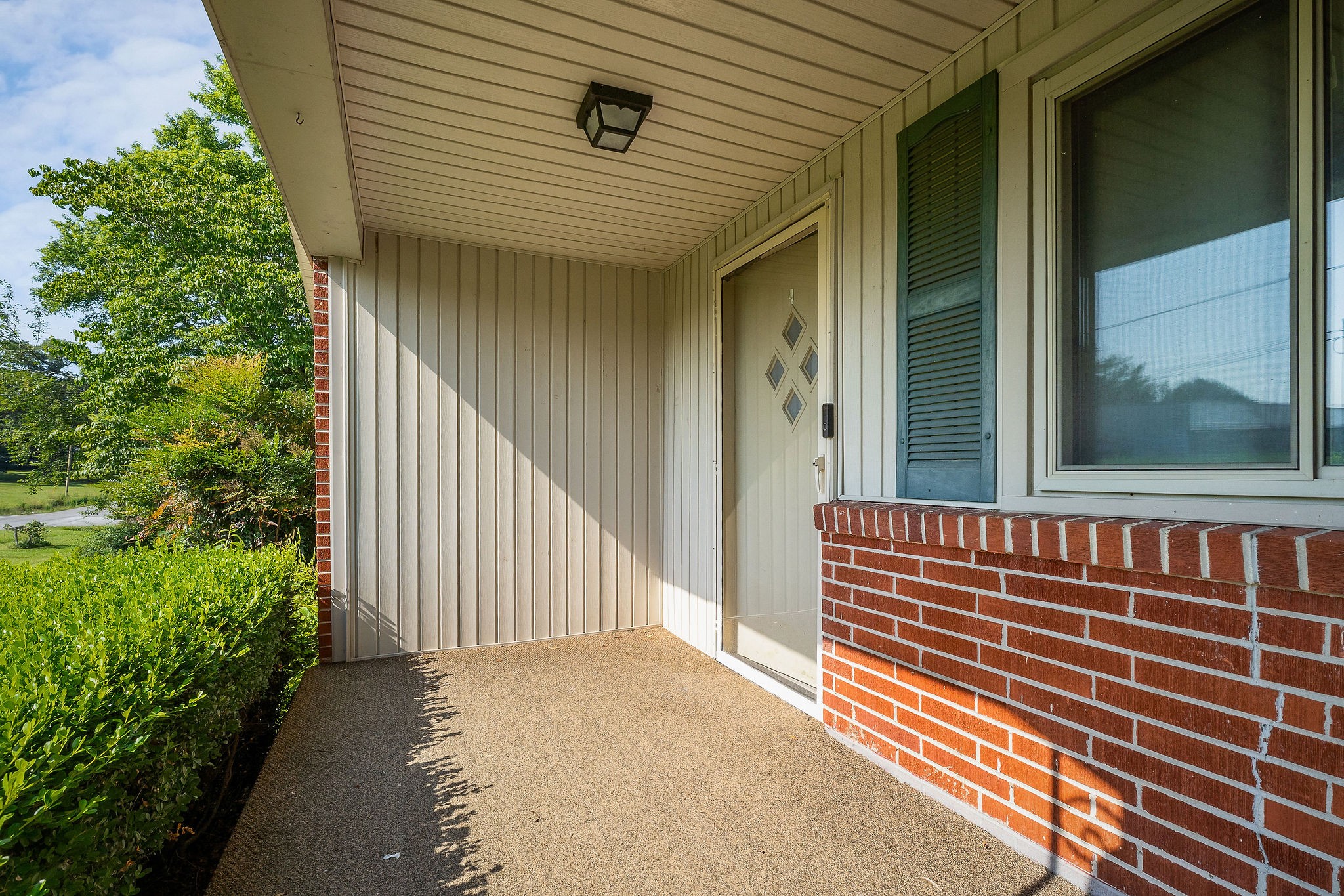 460 Iris Dr