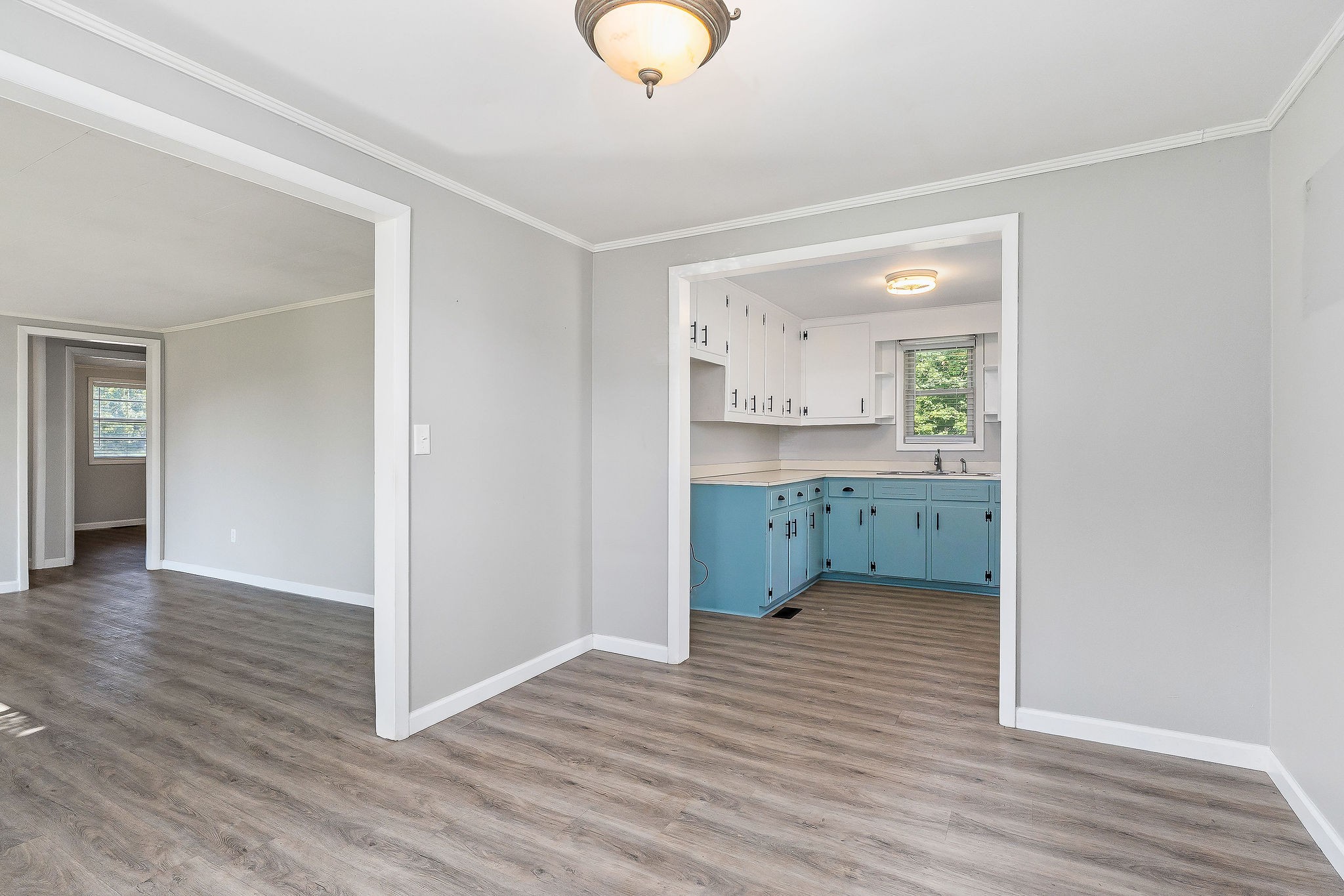 460 Iris Dr