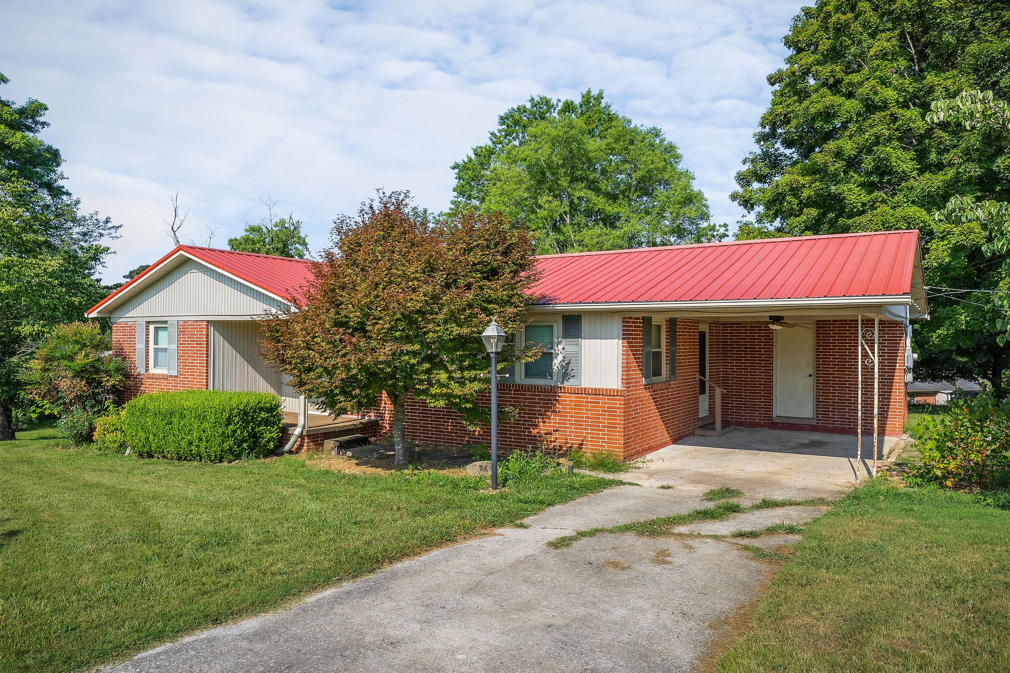 460 Iris Dr