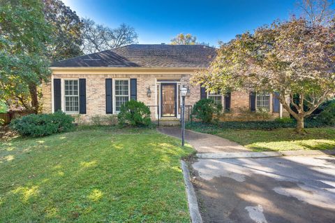 Photo of 3710 Hobbs Rd, Nashville, TN 37215 (MLS # 3042173)
