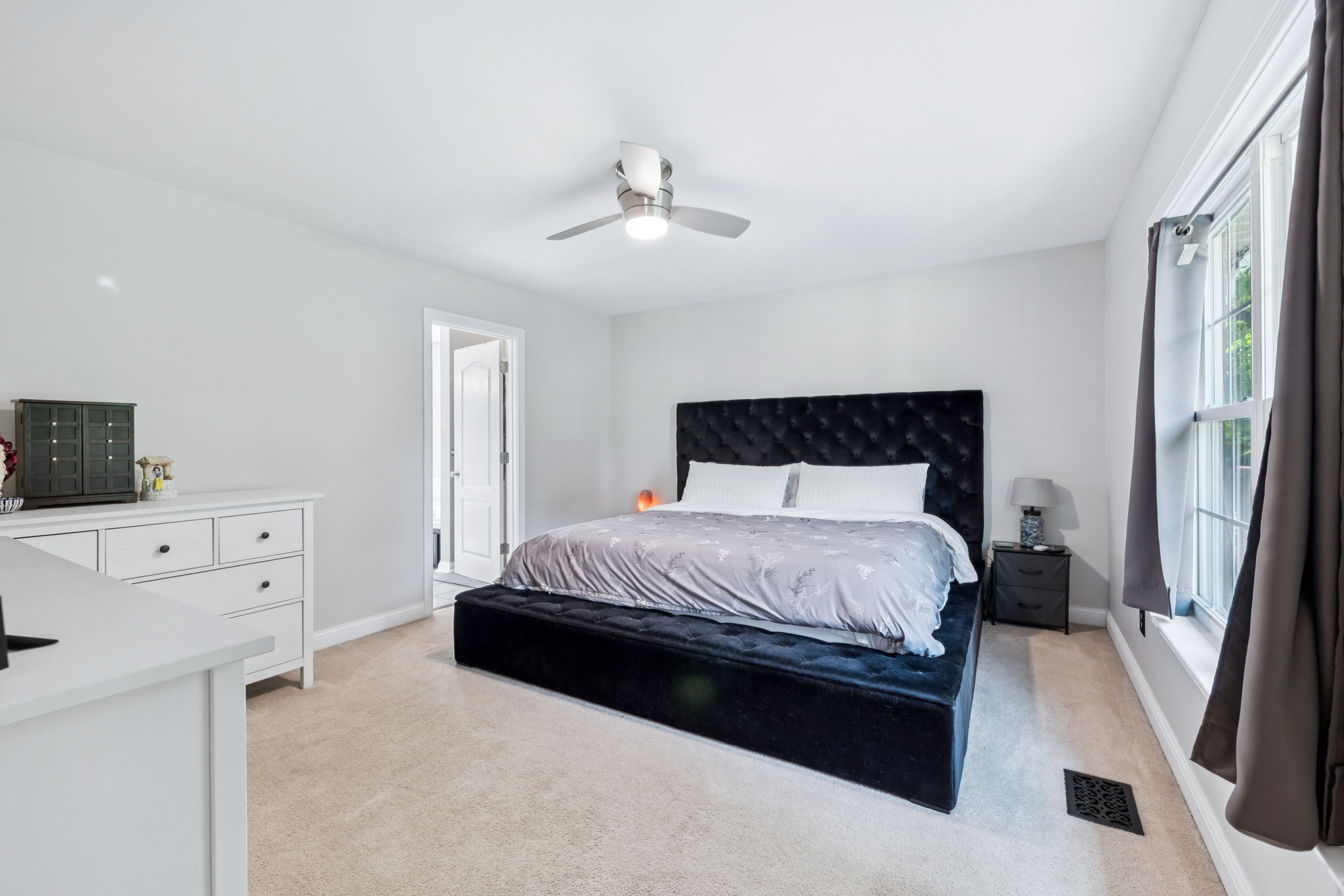 Gallatin, Tennessee 37066, United States, 3 Bedrooms Bedrooms, ,3 BathroomsBathrooms,Residential,Coming Soon,162531