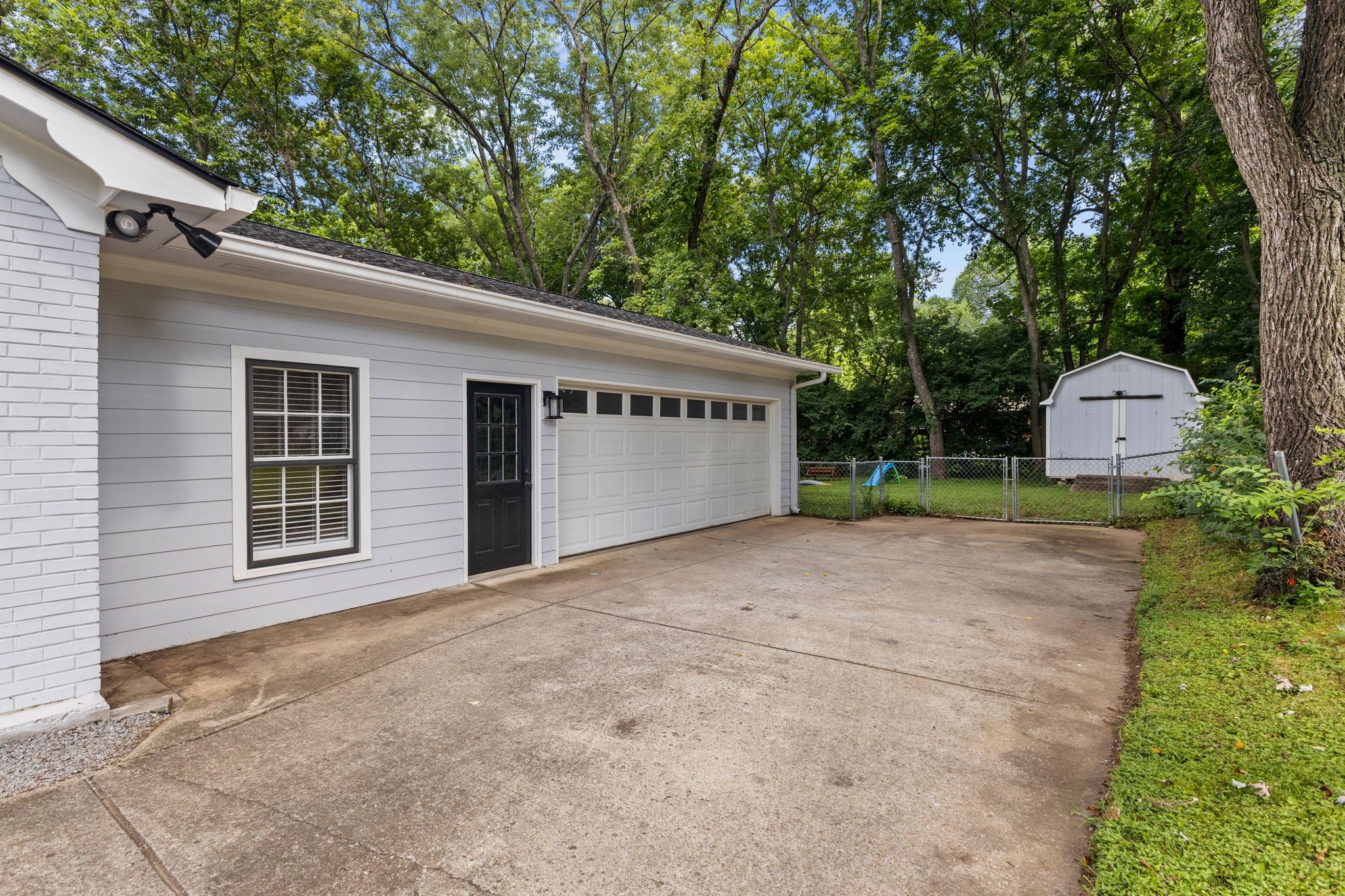222 Maple Dr