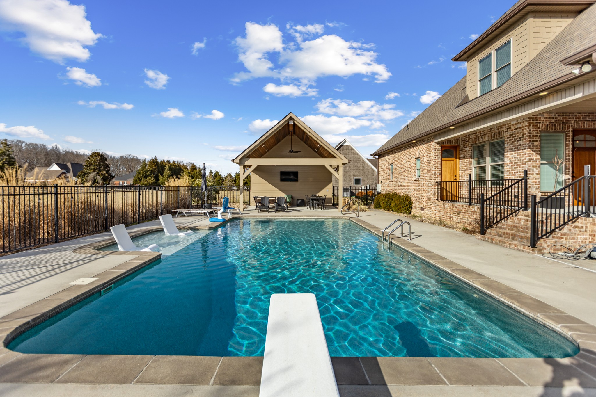 652 Hunters Landing Dr