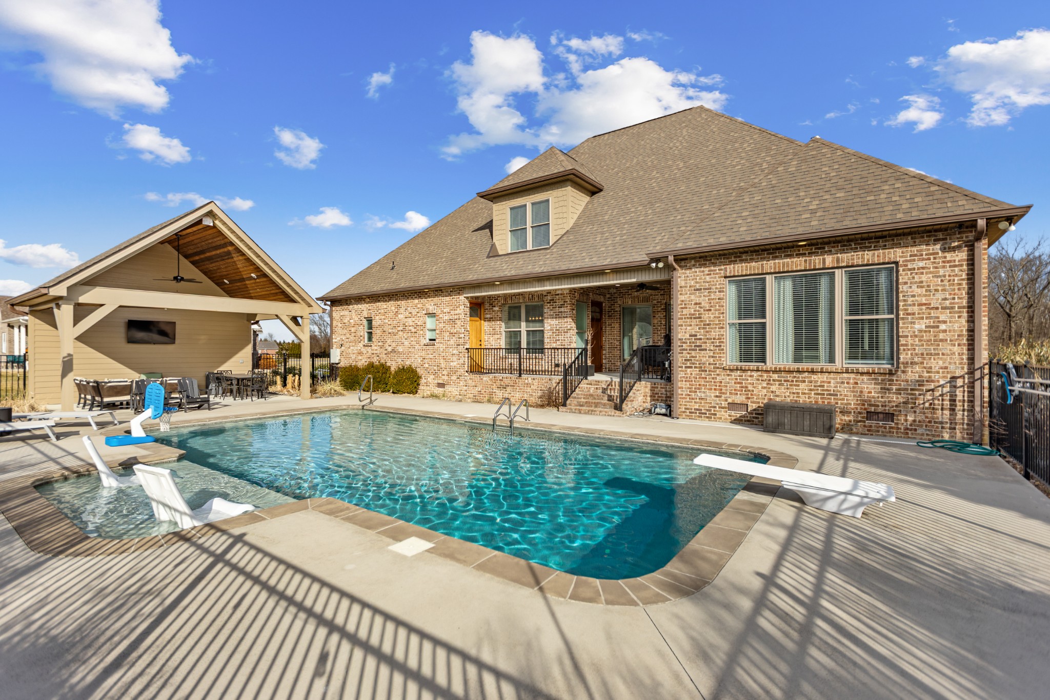 652 Hunters Landing Dr