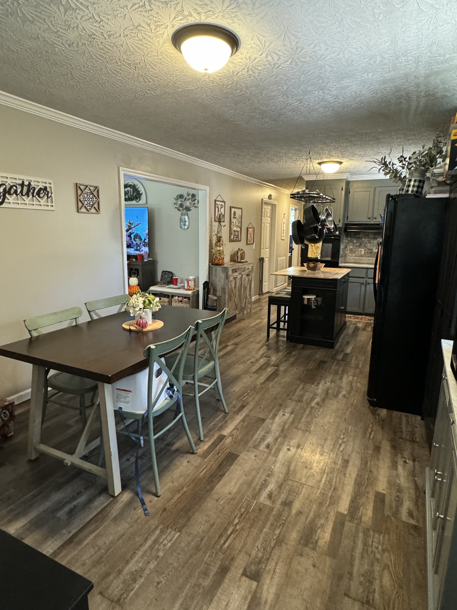 1304 Ellington Dr