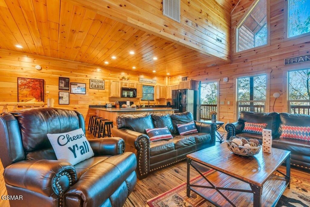 664 Stockton Dr