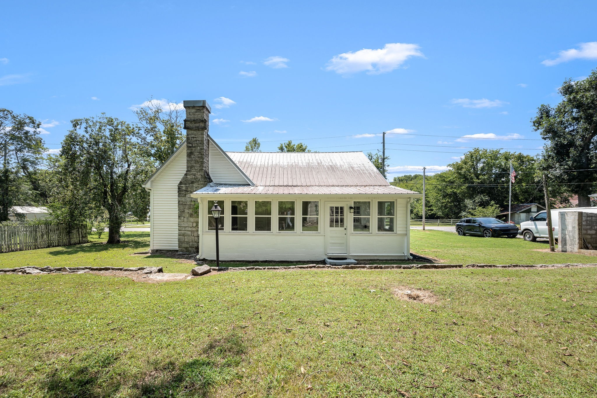 112 Re Davenport Ave