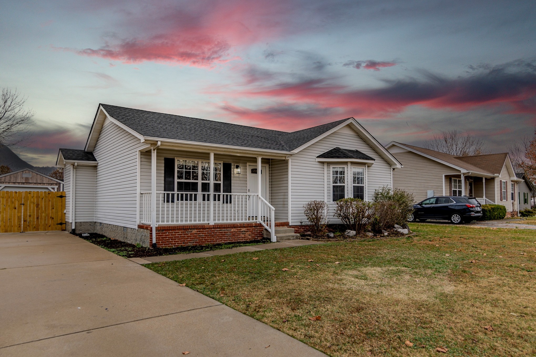 2403 Willow Dr