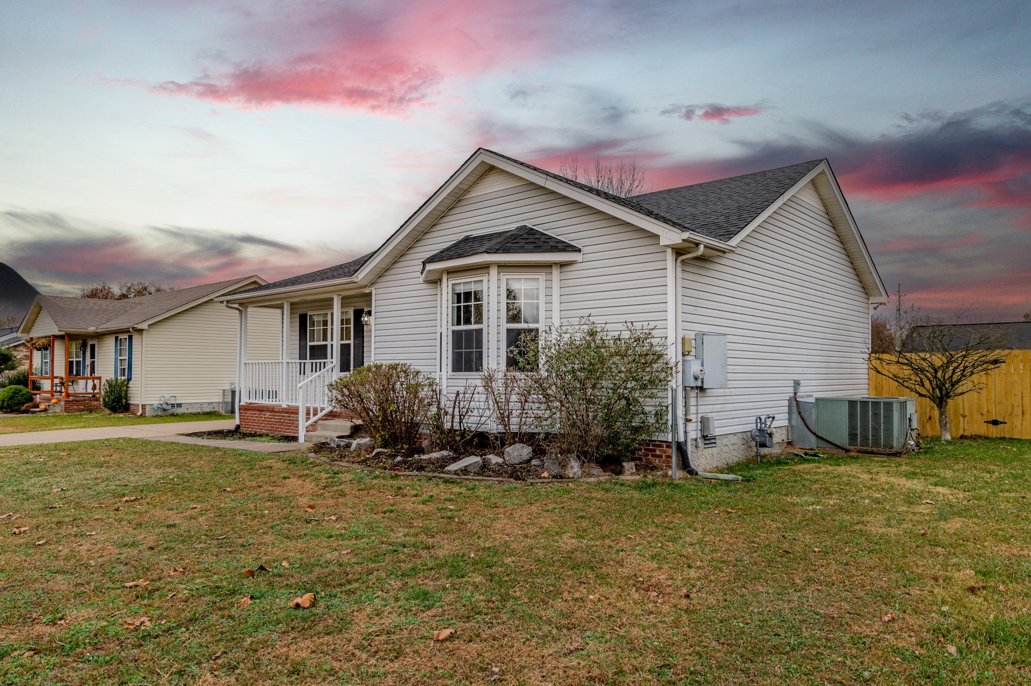 2403 Willow Dr