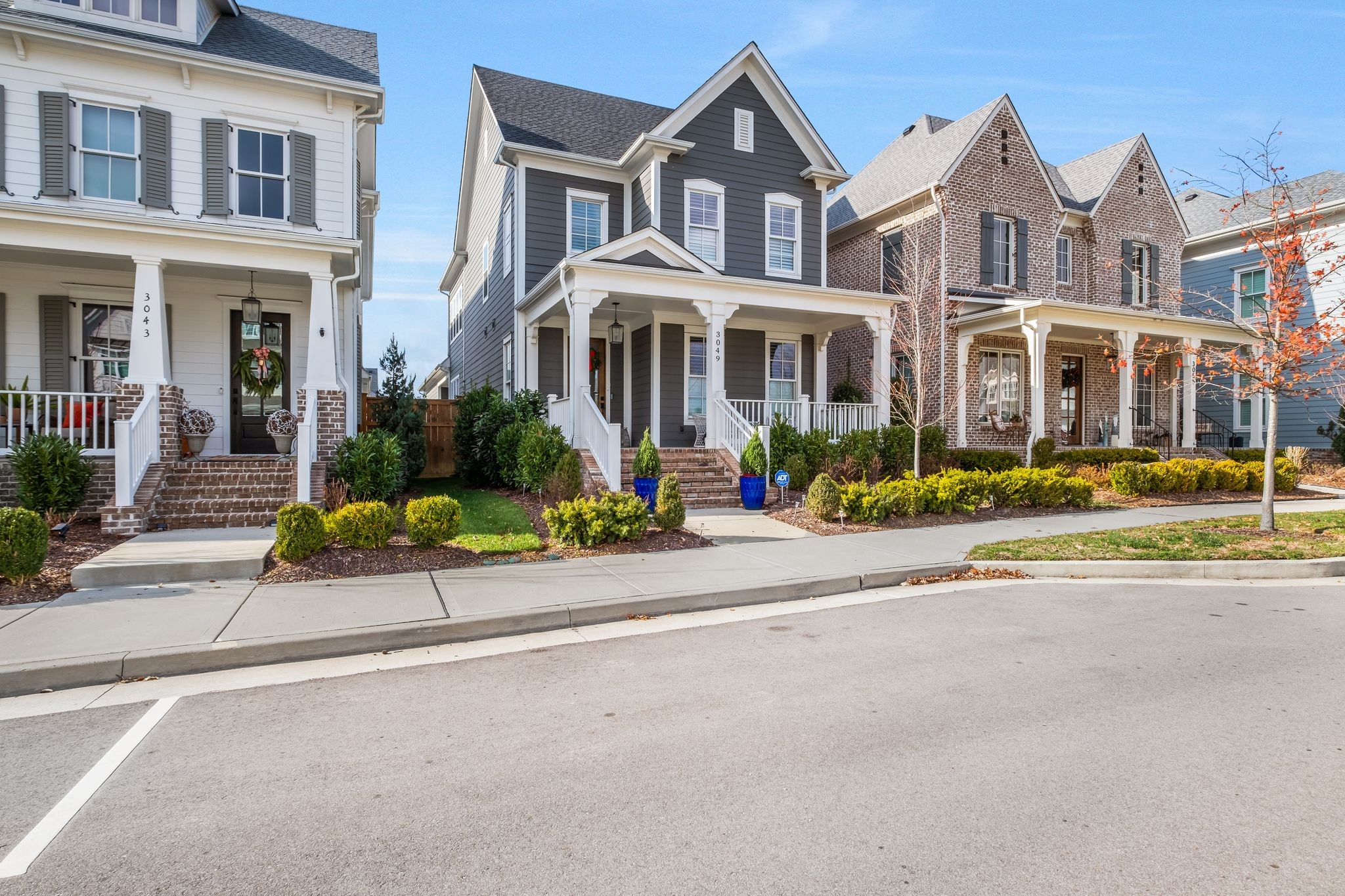 3049 Long Branch Cir