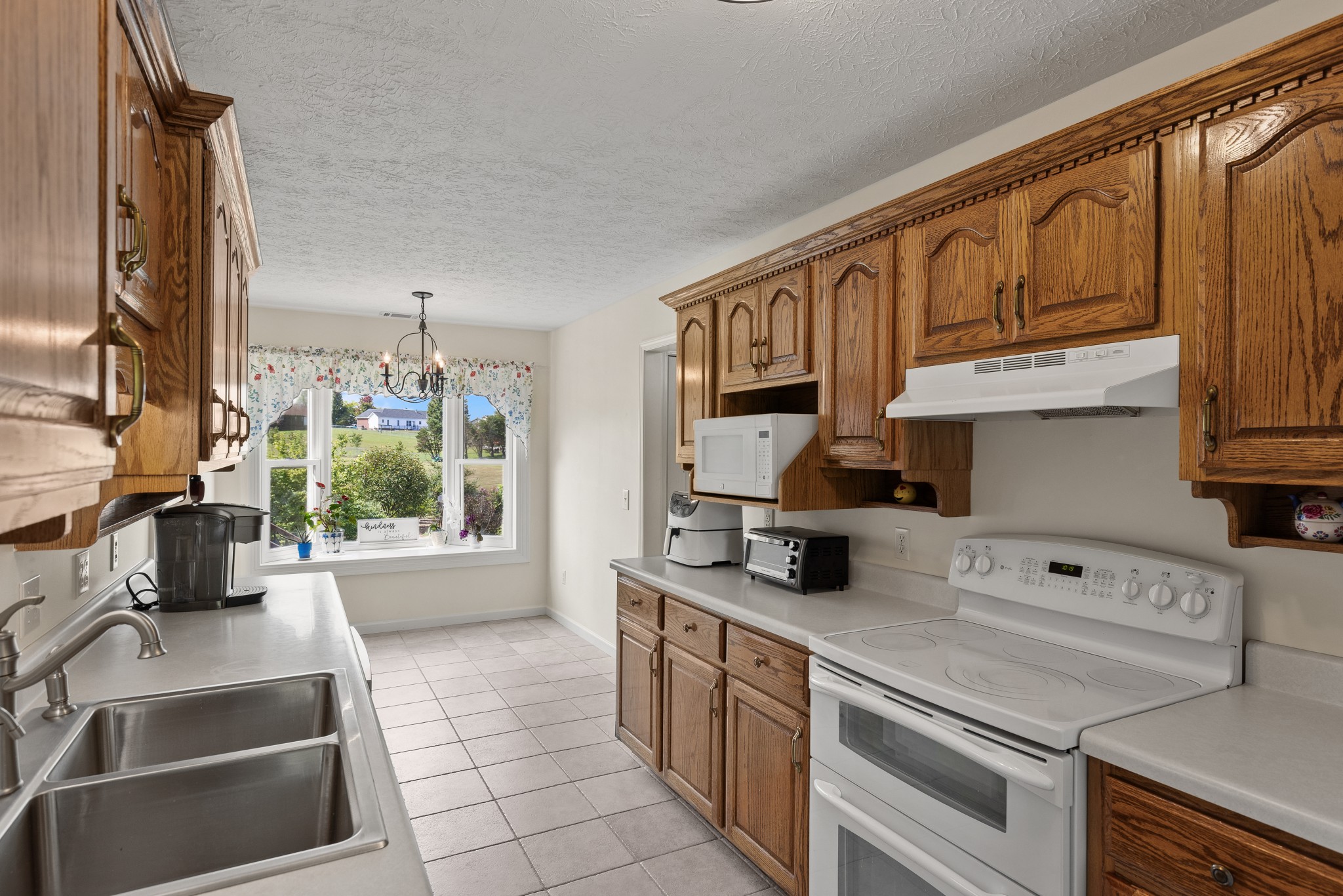 2034 Skyhawk Ct
