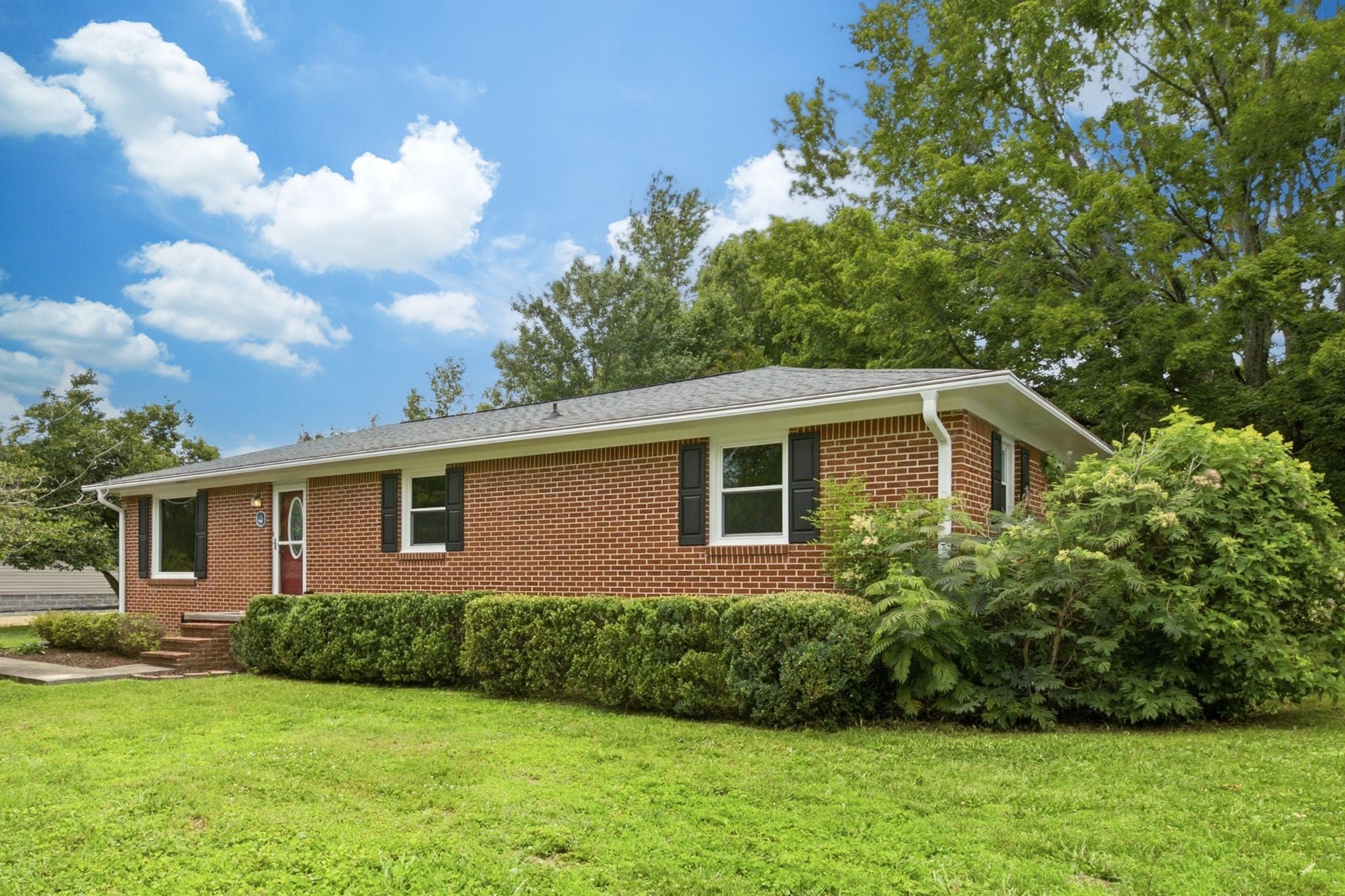 847 Anthony Ave - Photo 2